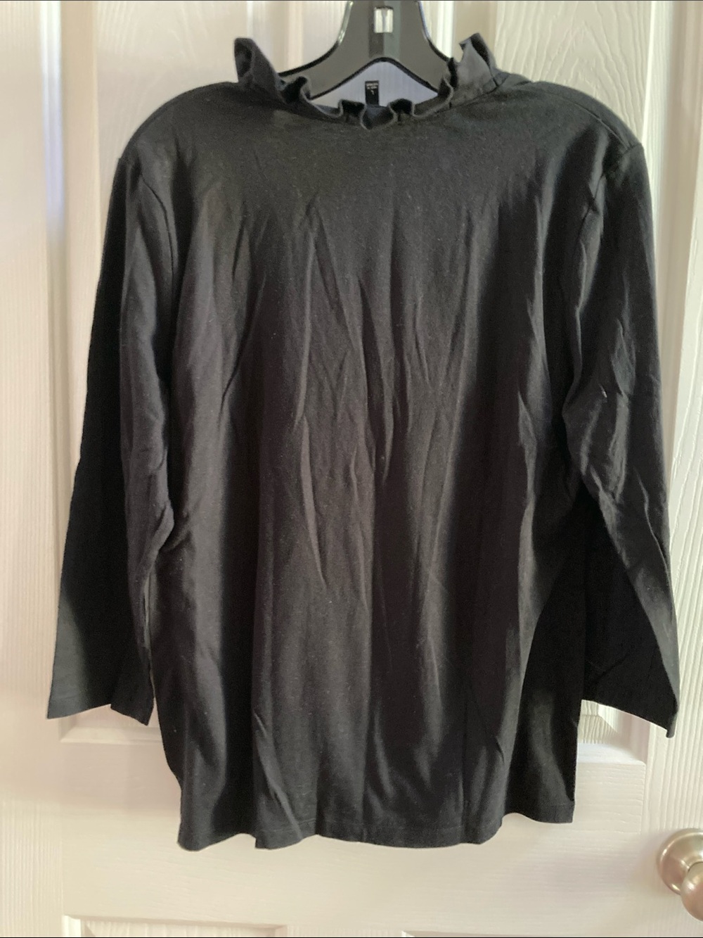 VGUC Talbots Black Ruffle V-Neck Top - Picture 3 of 4